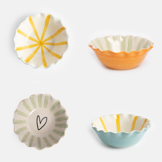Frilly ceramic bowl - stripes inside
