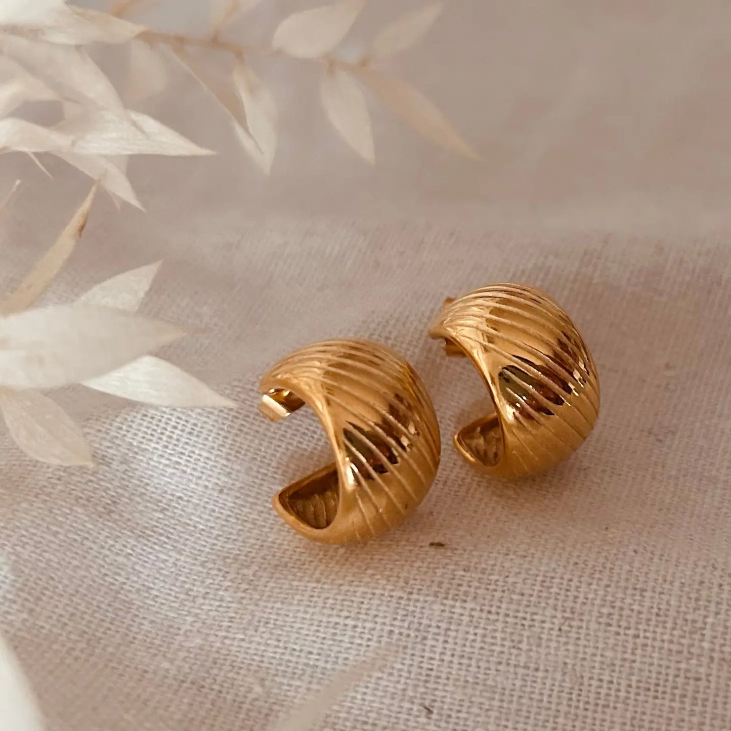 Chunky ridged hoops