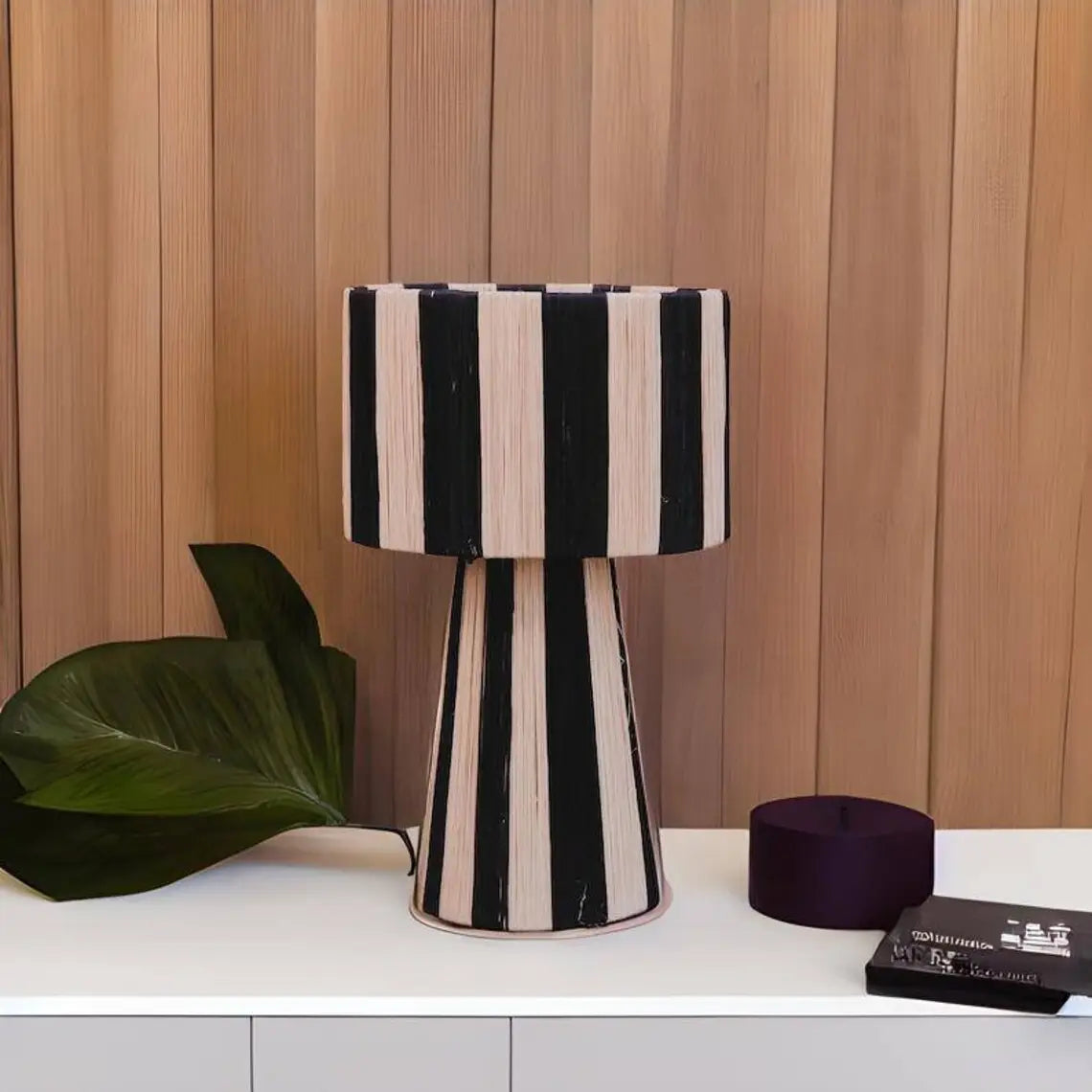 Natural and black raffia lamp - medium