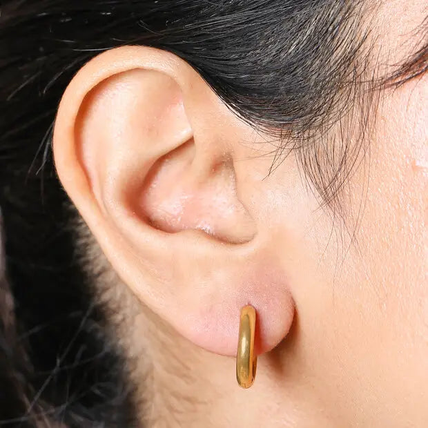 Huggie hoop earrings