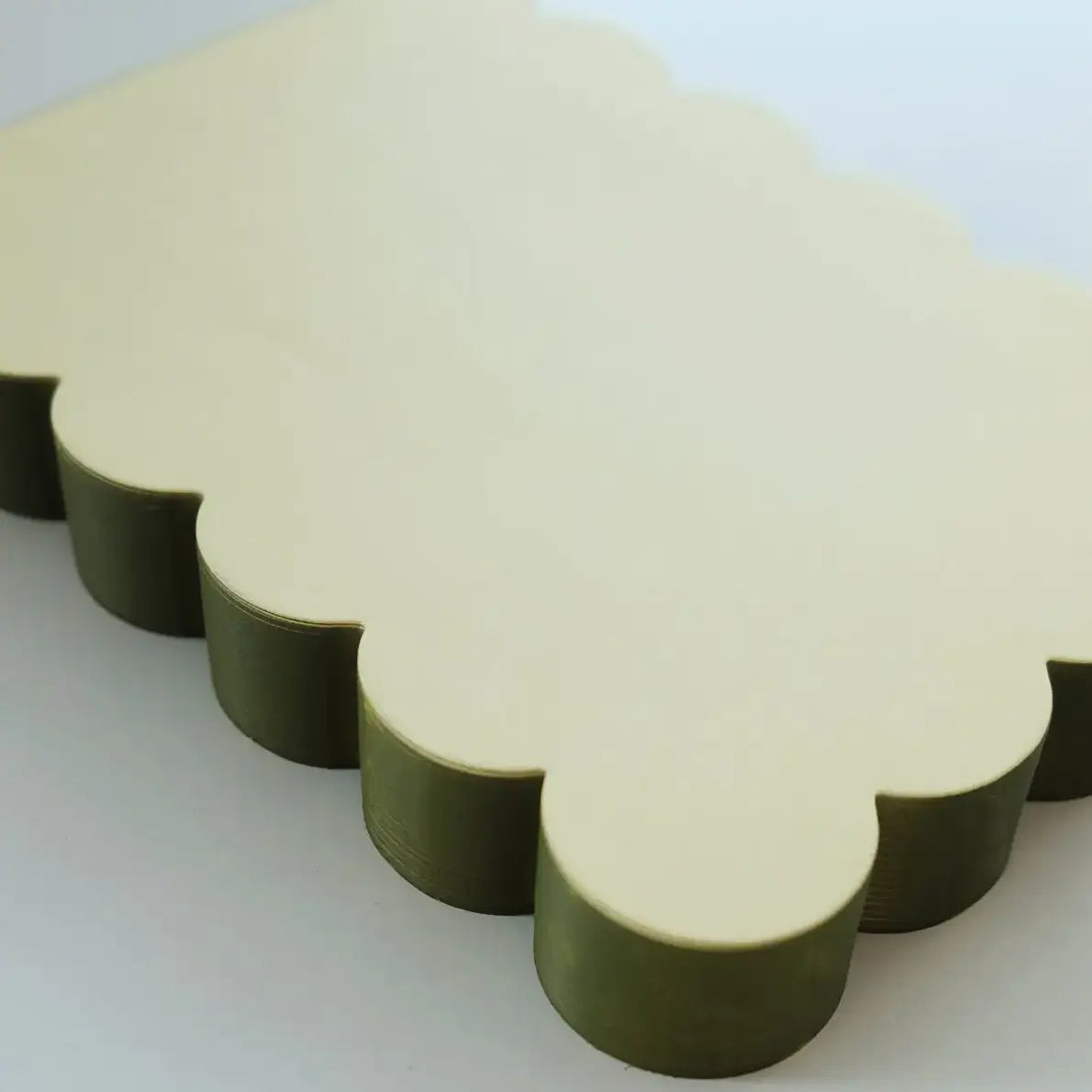 Scallop-edged notepad