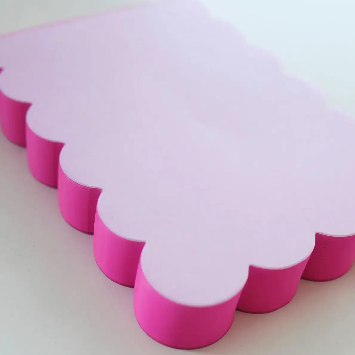 Scallop-edged notepad