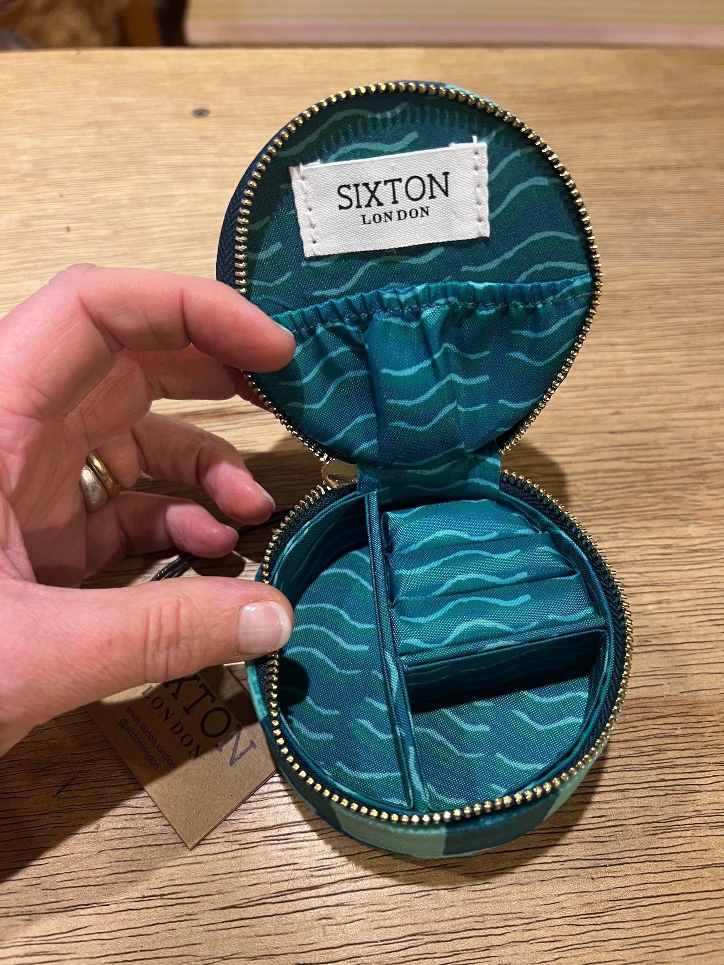 Jewellery travel pot