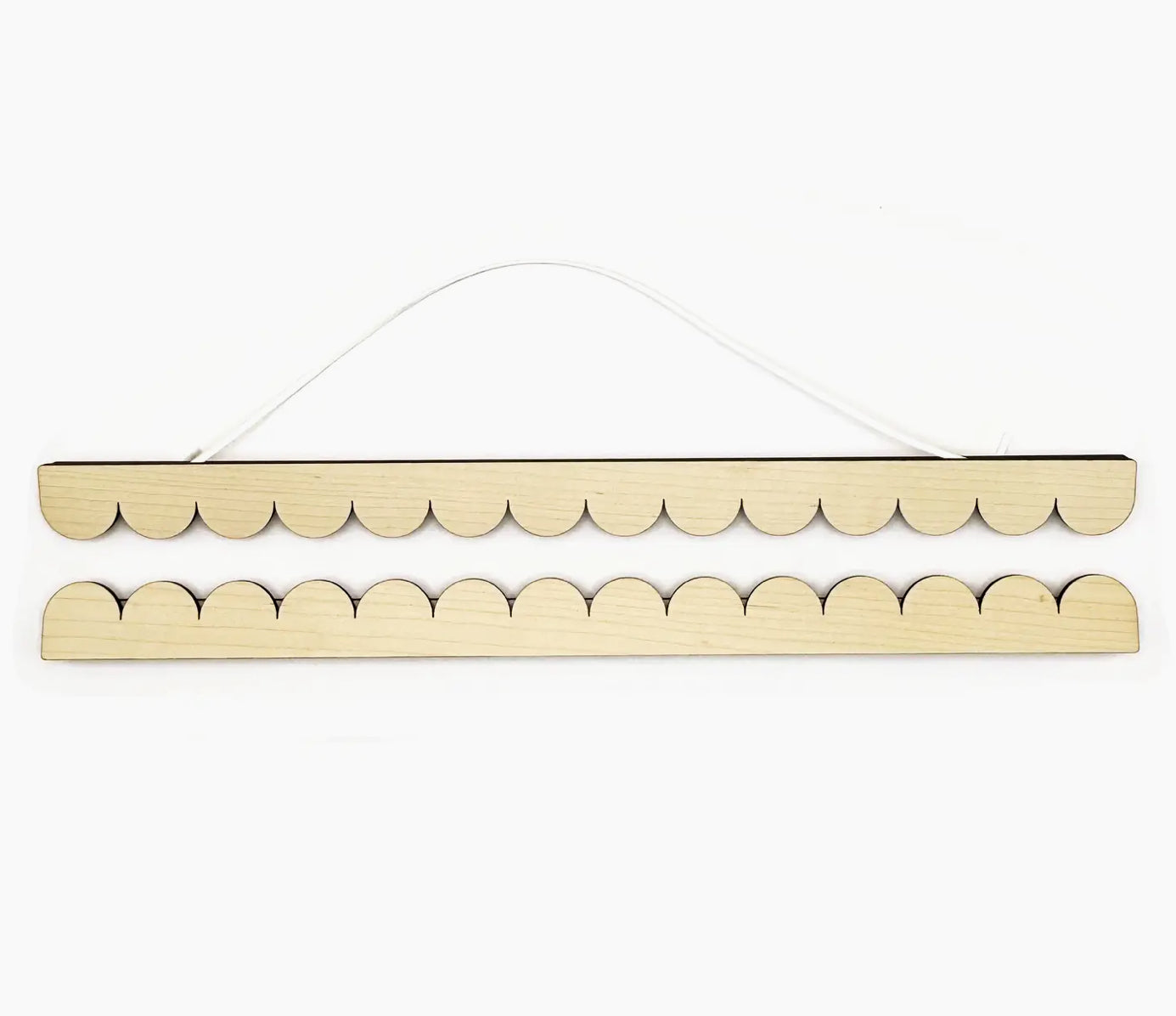 A2 scallop-edge magnetic picture hanger
