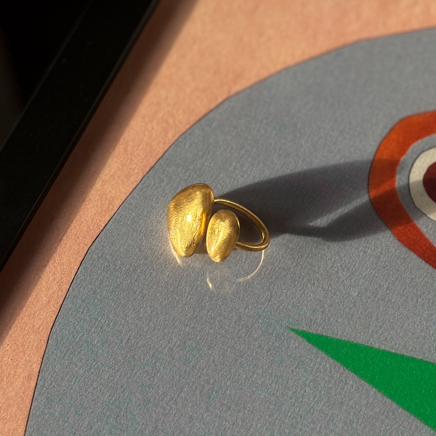 Double pebble adjustable ring