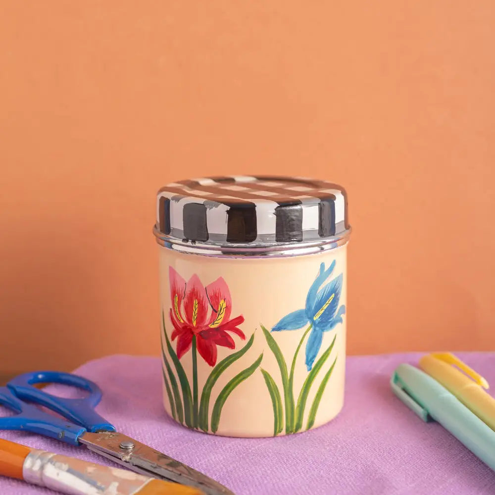 Painted tin with lid