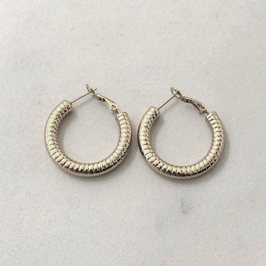 Ribbed chunky hoop earrings