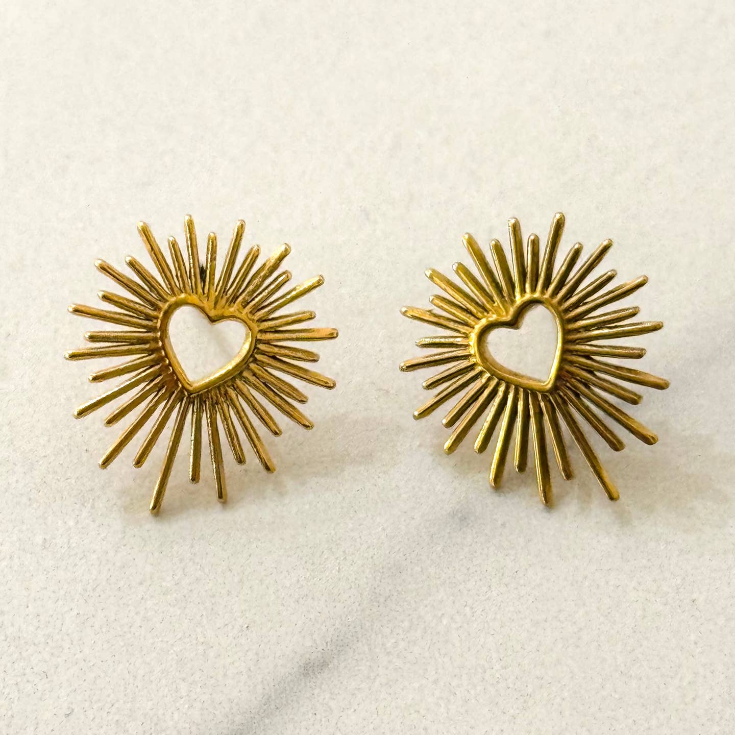Gold milagro heart stud earrings