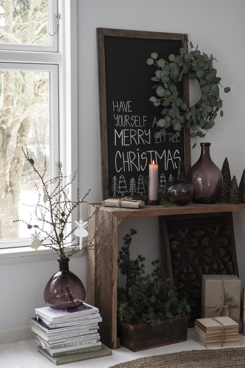 Pillar candle holder