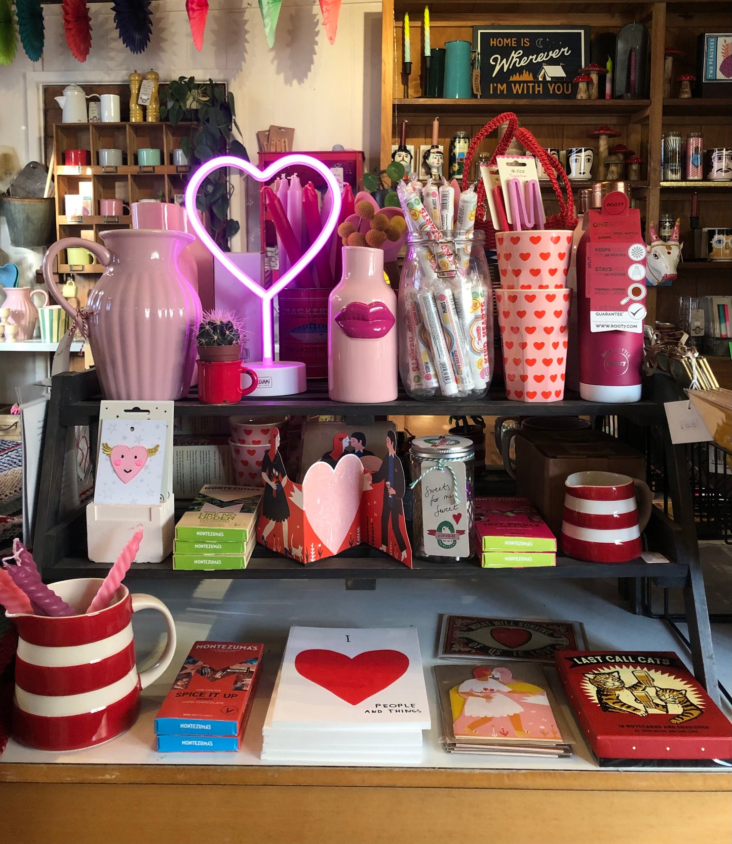 Neon heart light