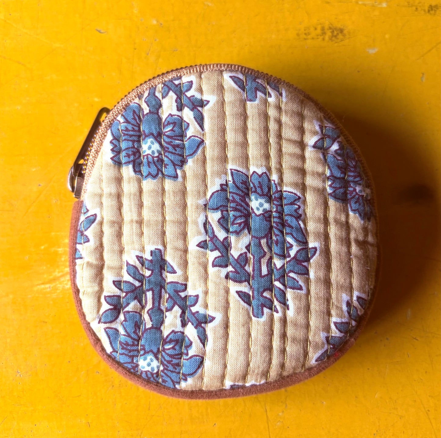 Round cotton purse