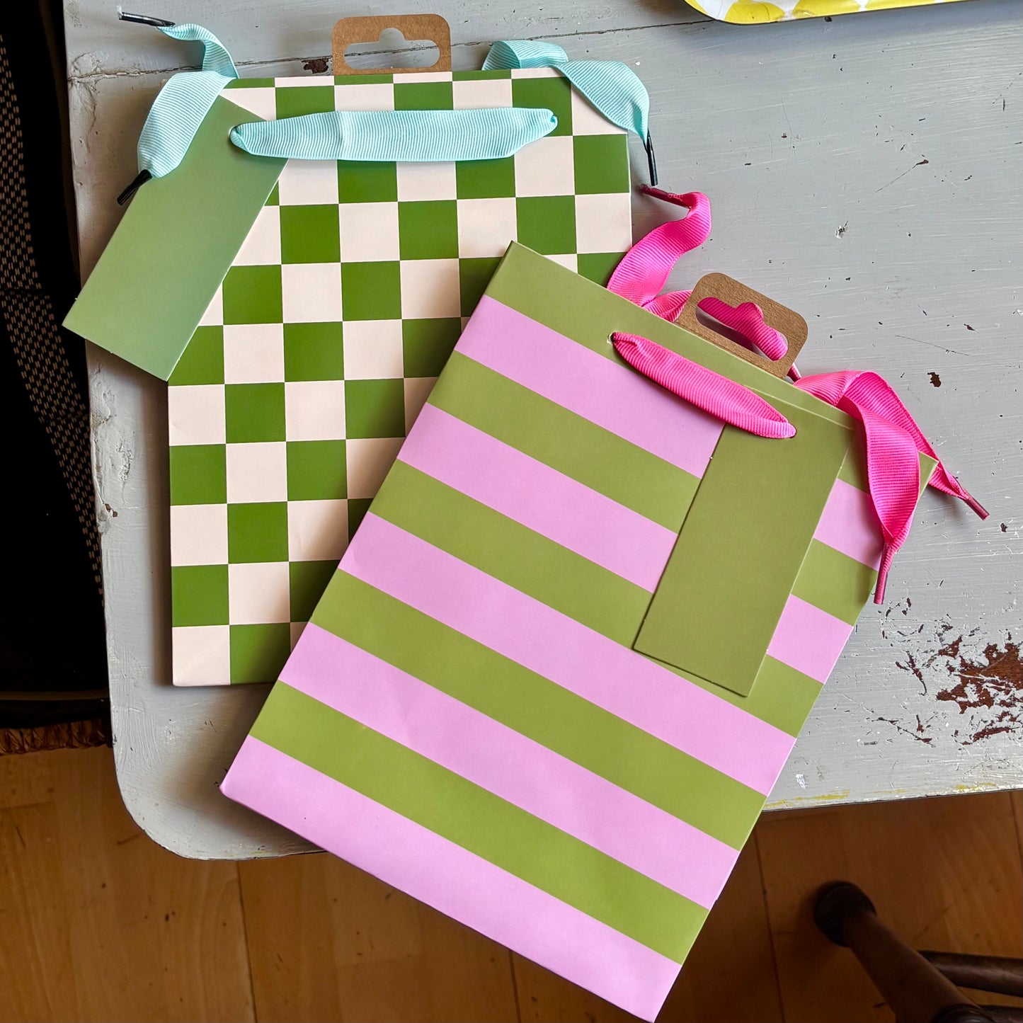 Medium gift bag