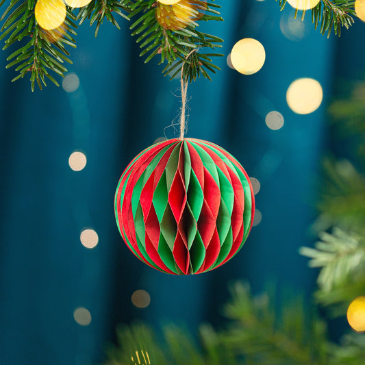 Red and green honeycomb decoration