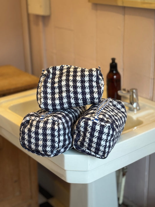 Blue stripe print washbag