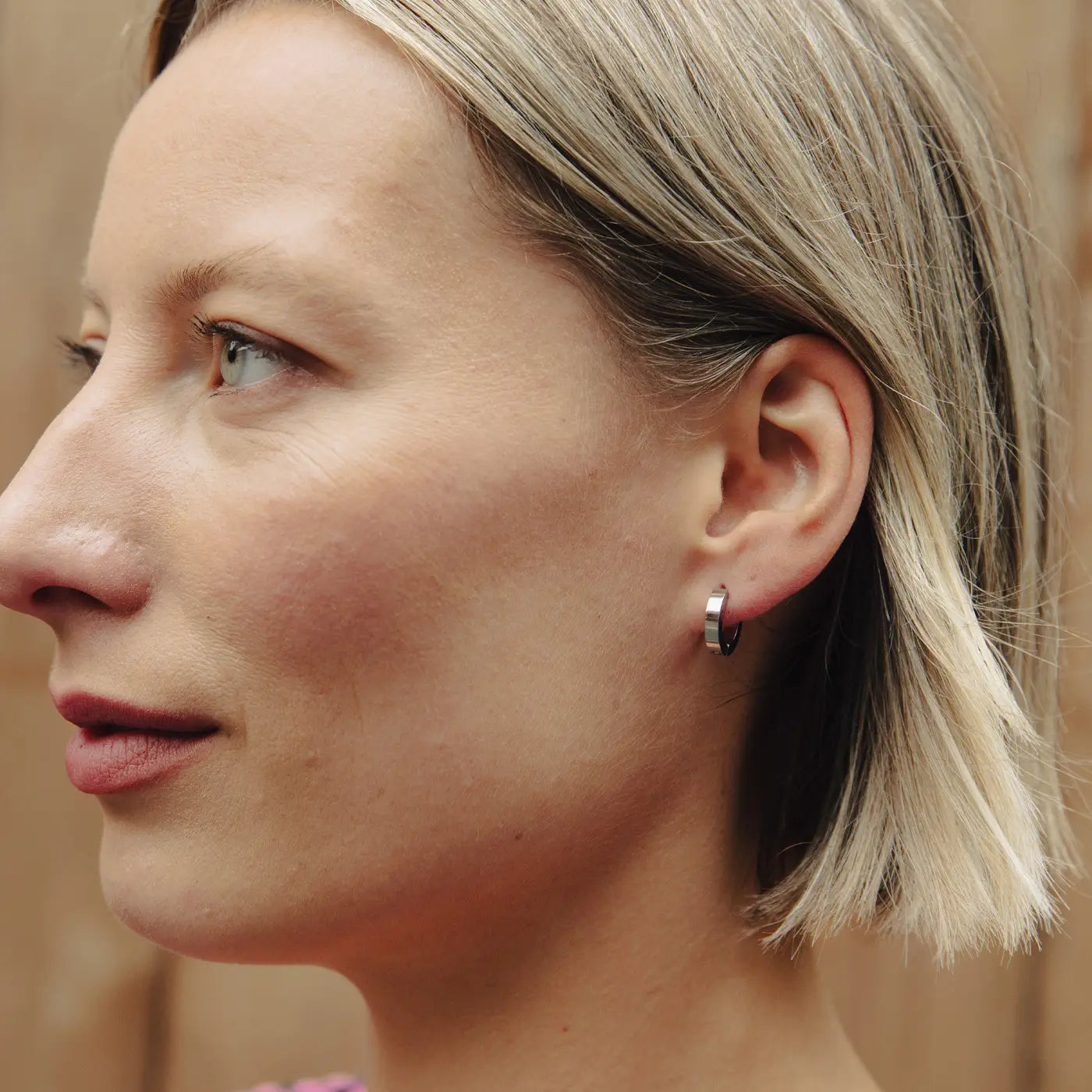Flat huggie earrings