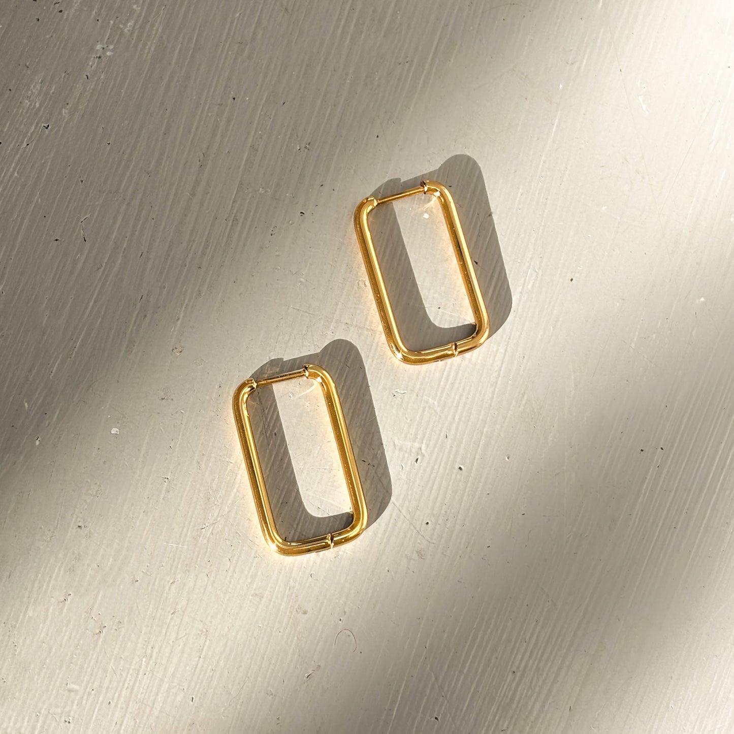 Rectangular hoop earrings