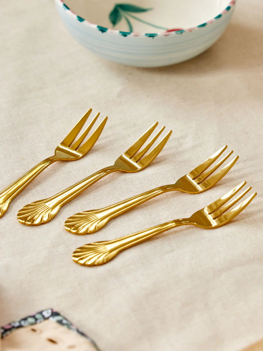 Gold cake forks