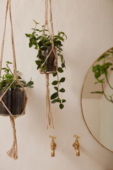 Jute macrame pot hanger