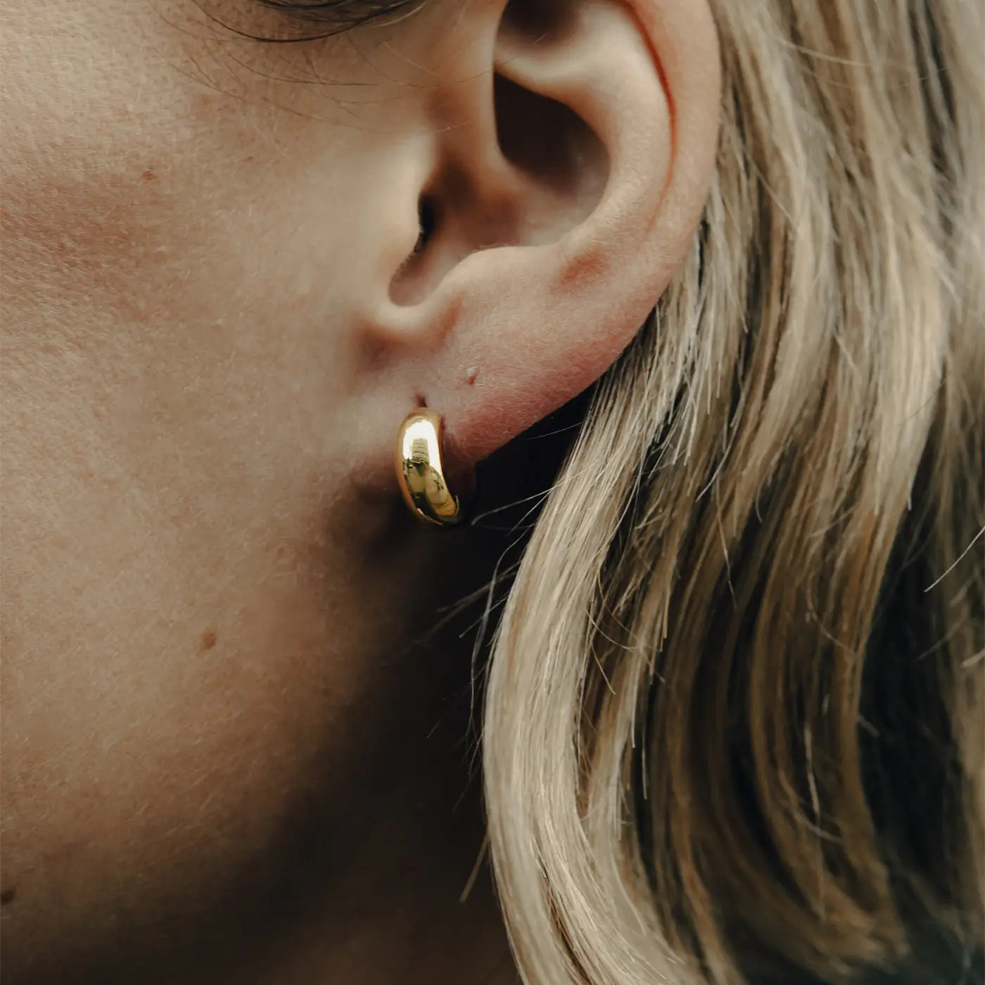 Gold leverback bold hoops - small