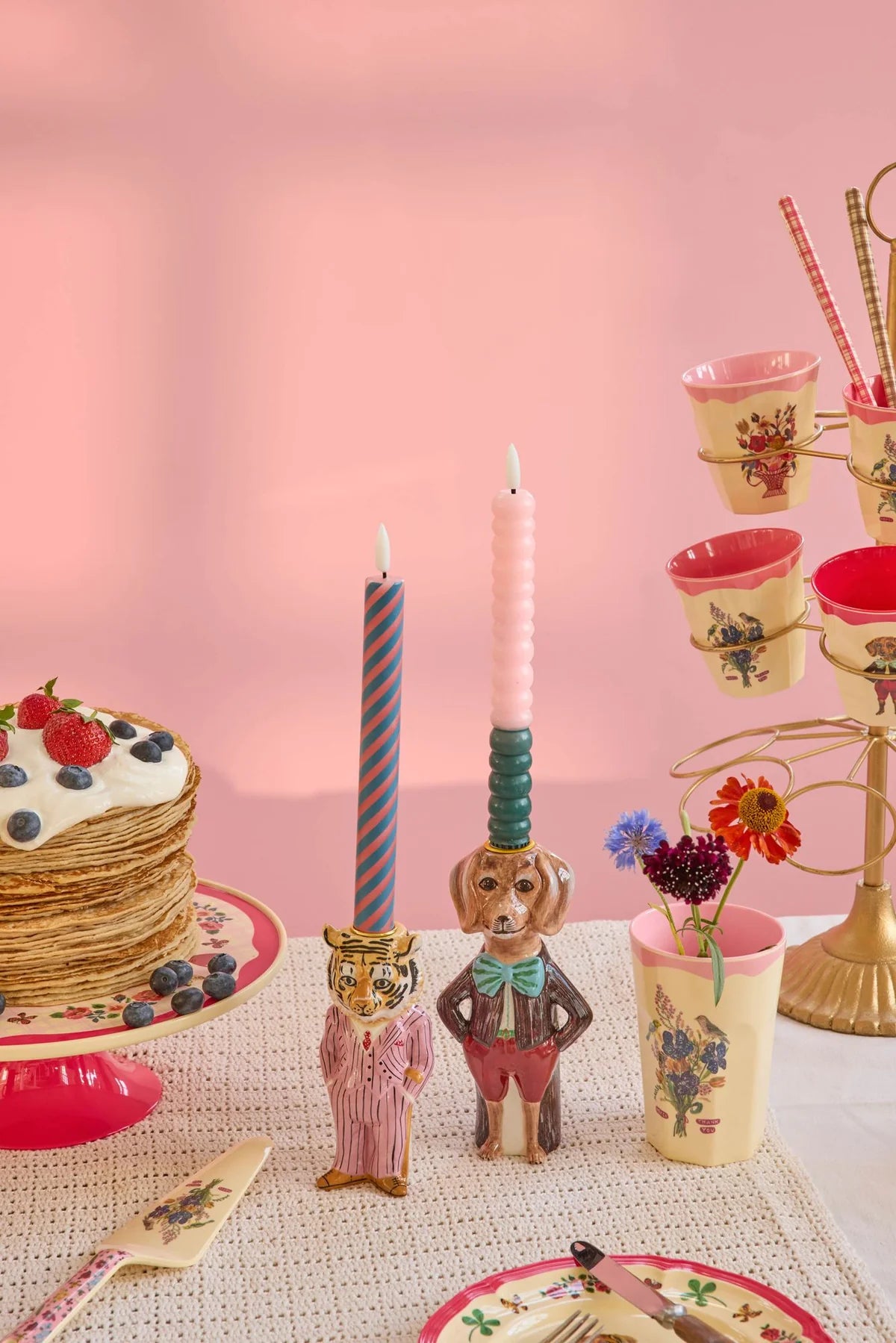 Tiger shape candleholder