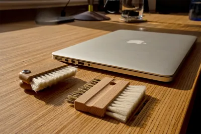 Laptop brush