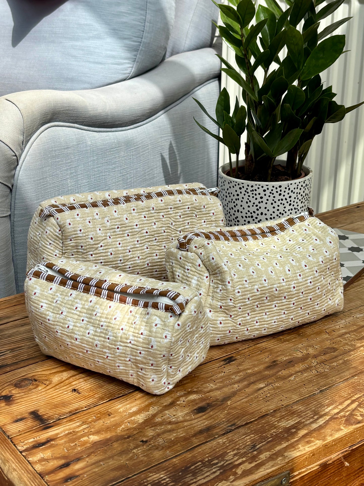 Indian cotton washbag - oatmeal with white paisley