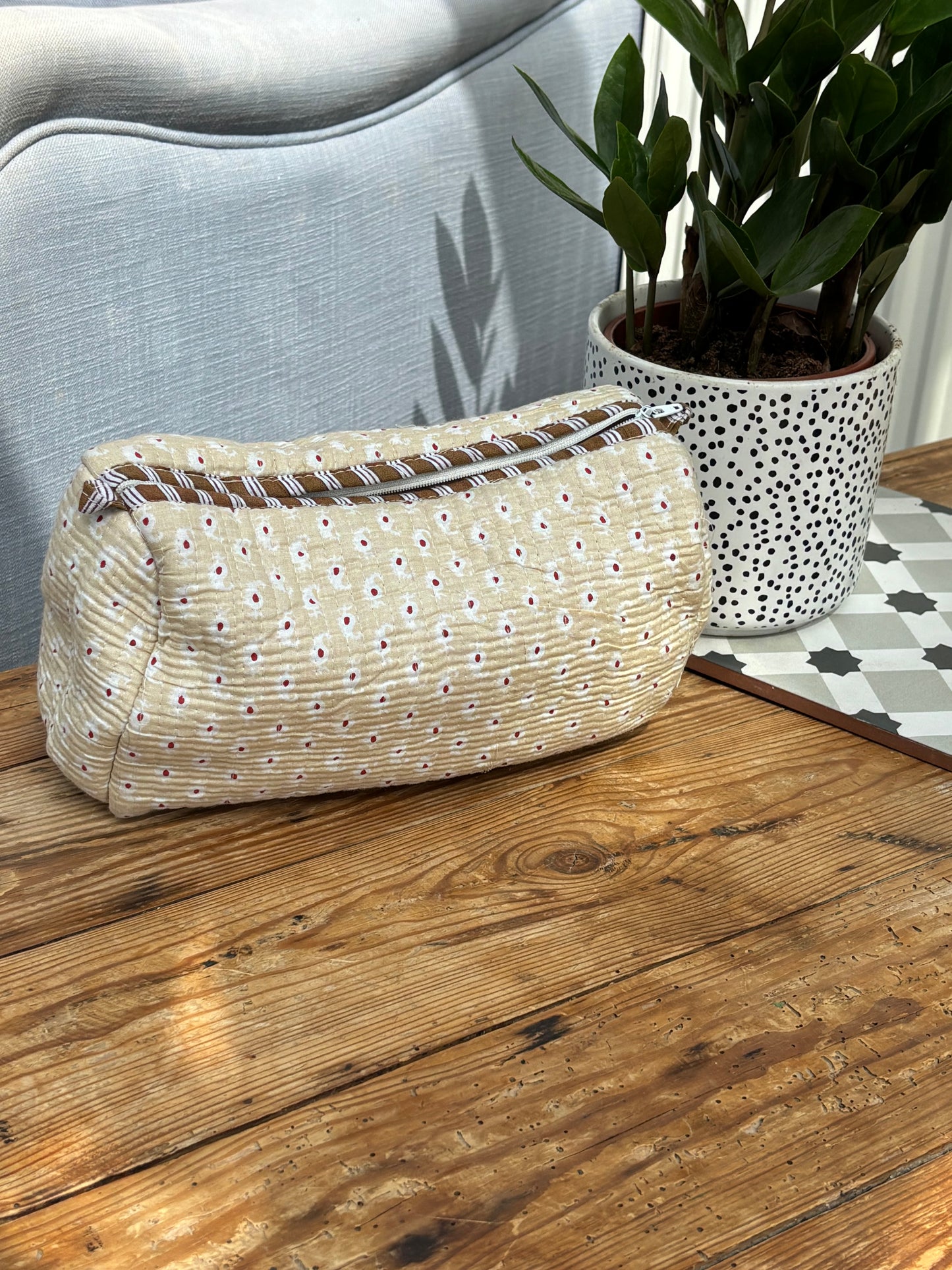 Indian cotton washbag - oatmeal with white paisley