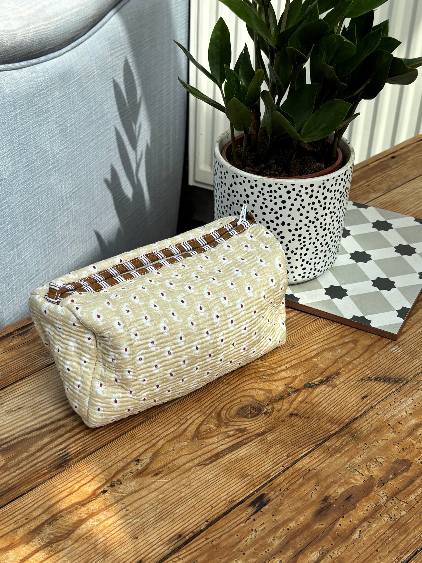 Indian cotton washbag - oatmeal with white paisley
