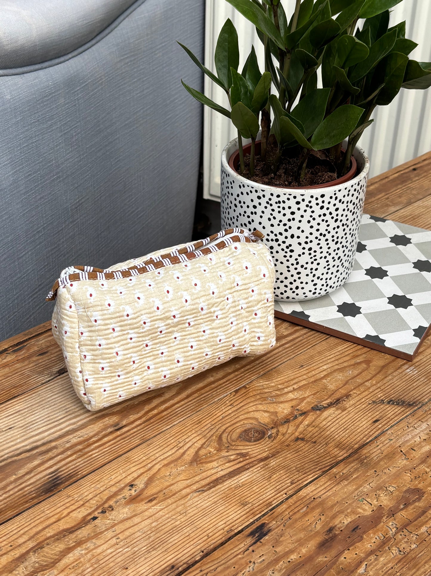 Indian cotton washbag - oatmeal with white paisley