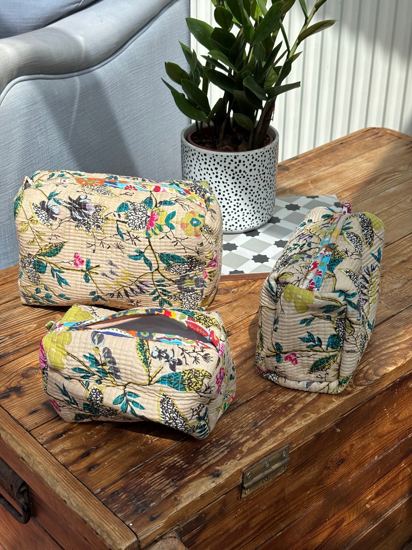 Indian cotton washbags - cream botanical