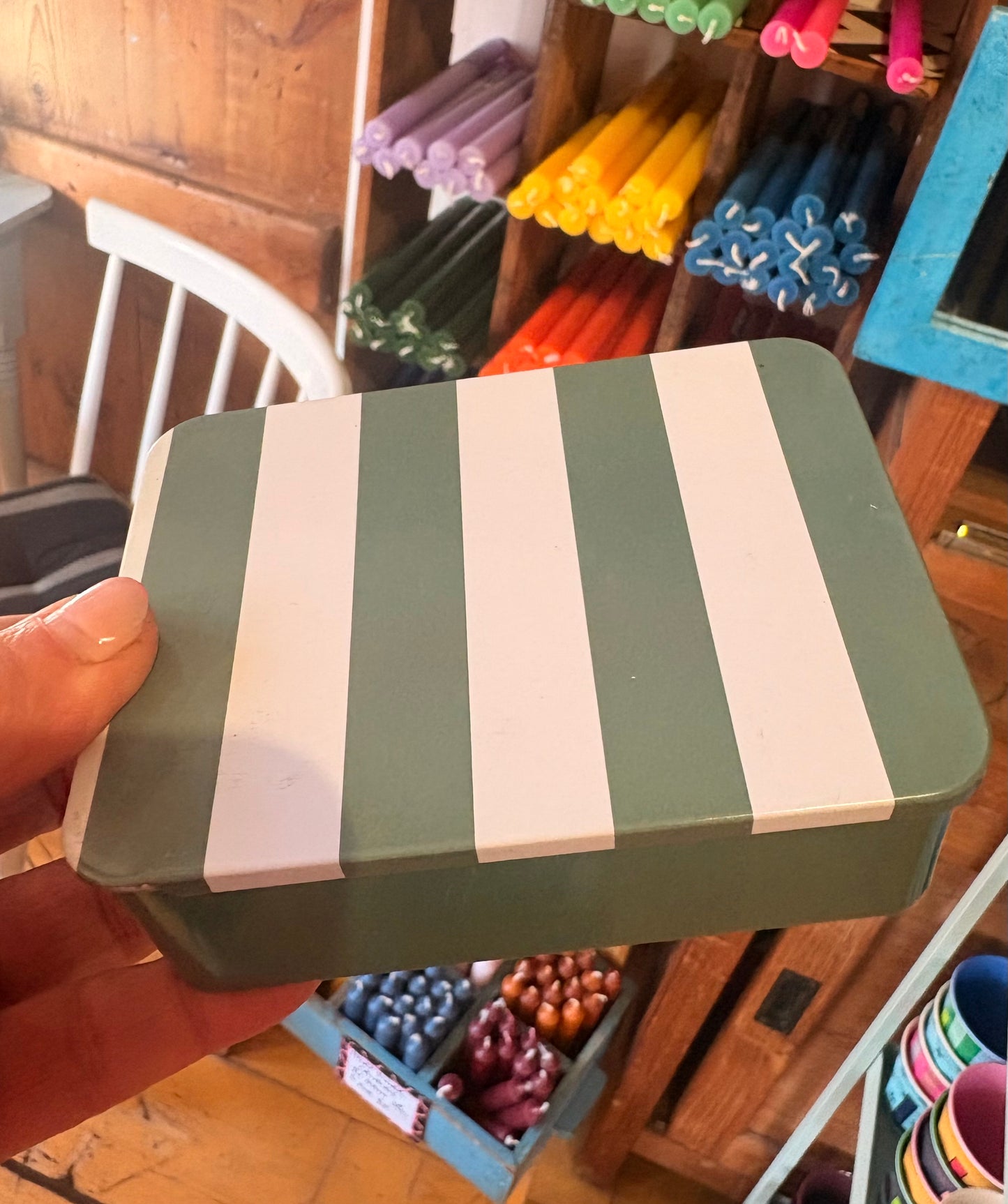 Stripy tin push pull lid