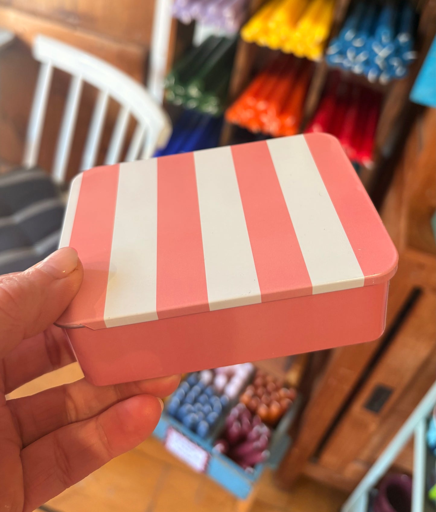 Stripy tin push pull lid