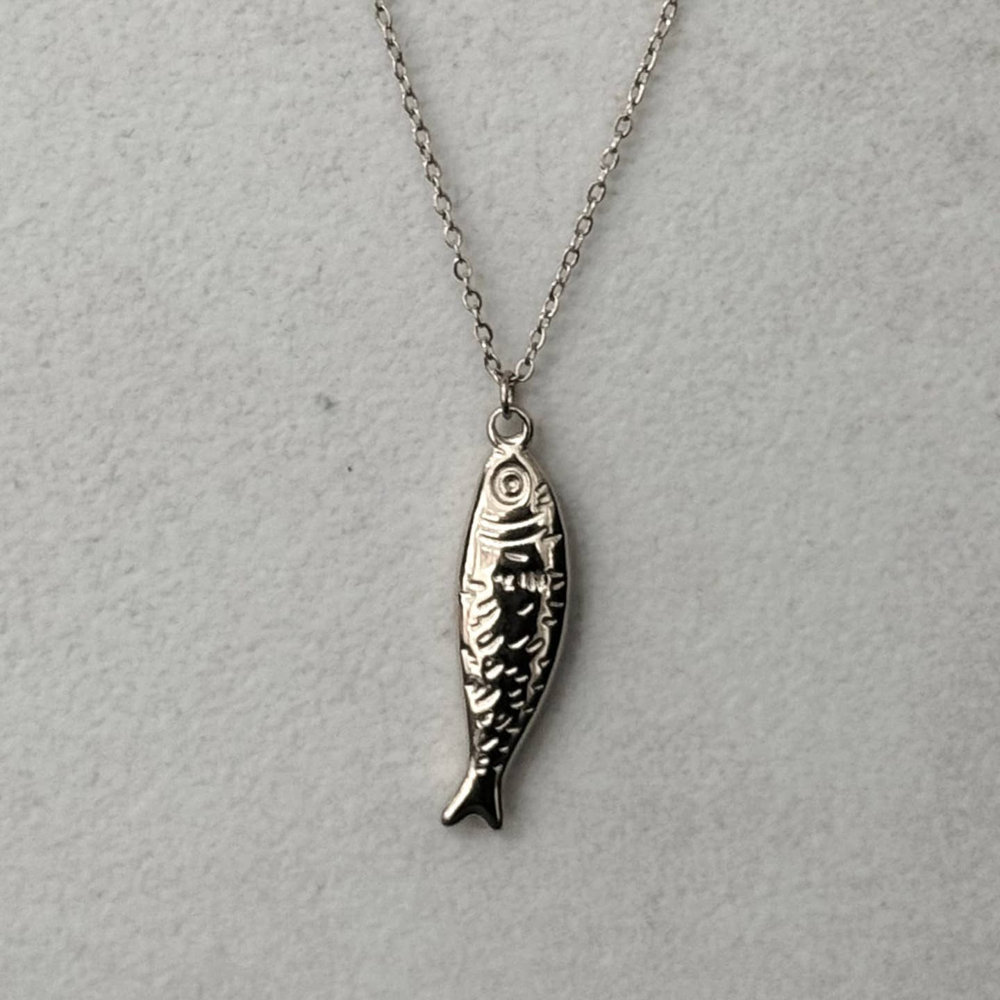 Fish pendant necklace