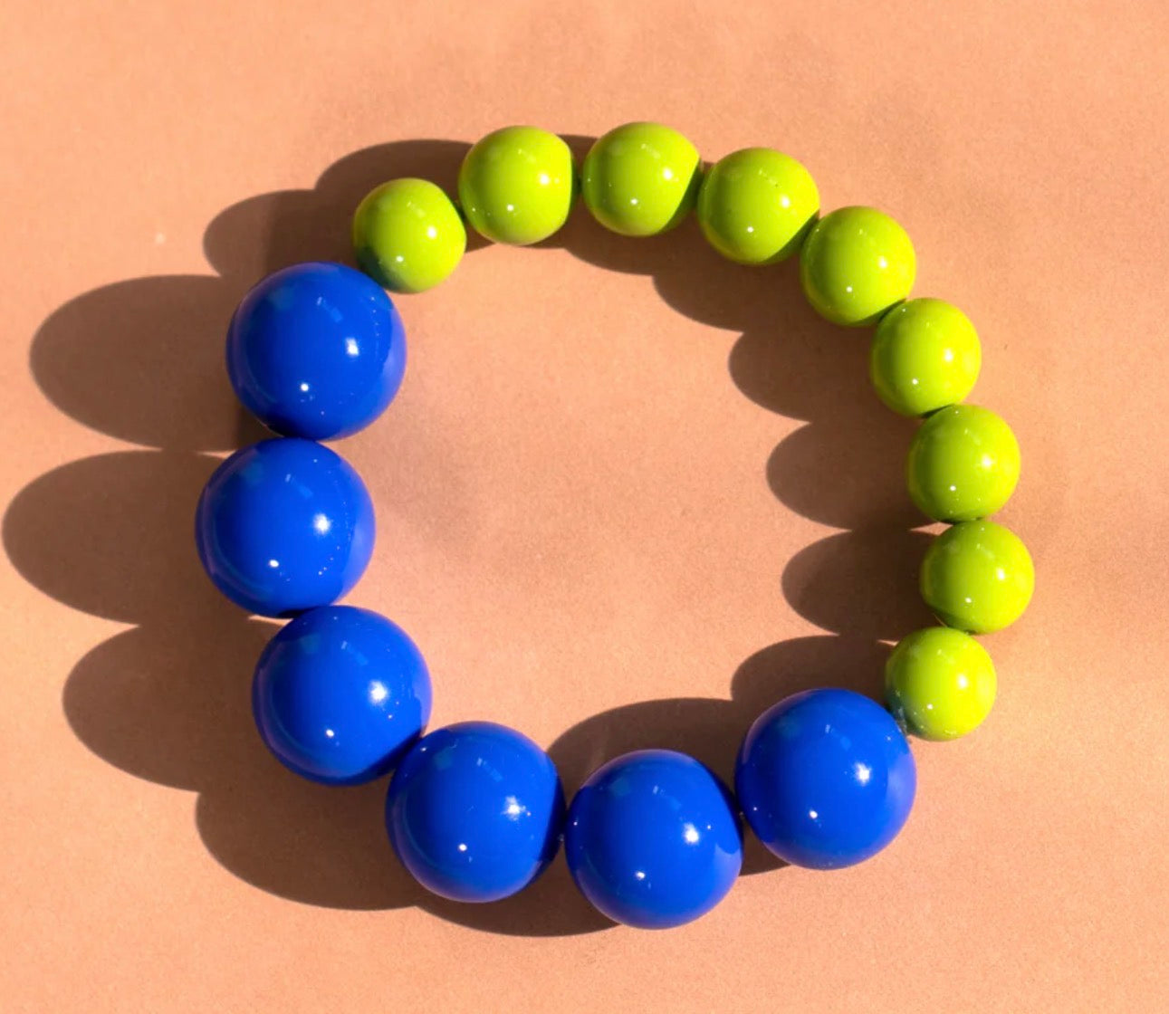 Big bead elasticated bracelet