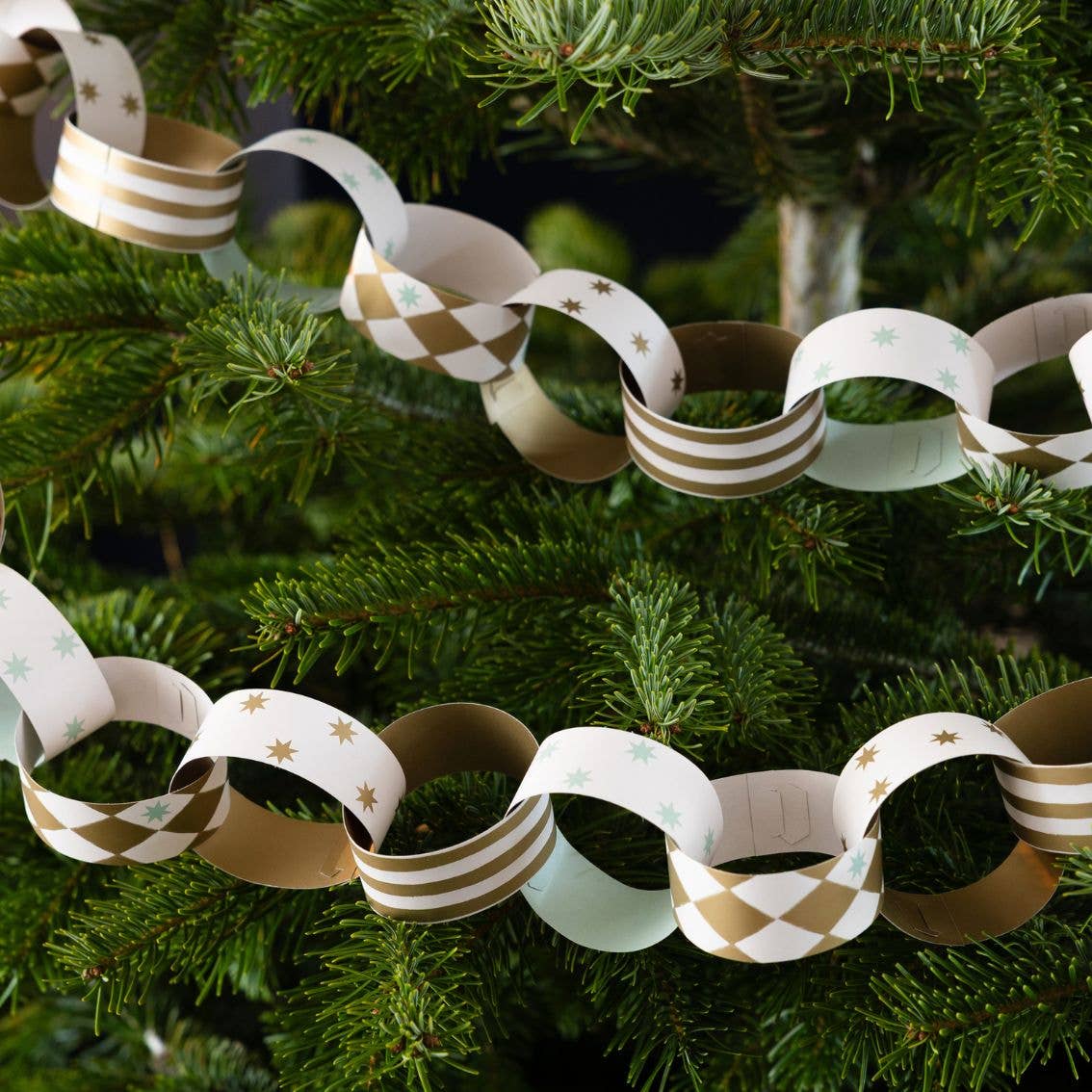 Gold paper chain pack