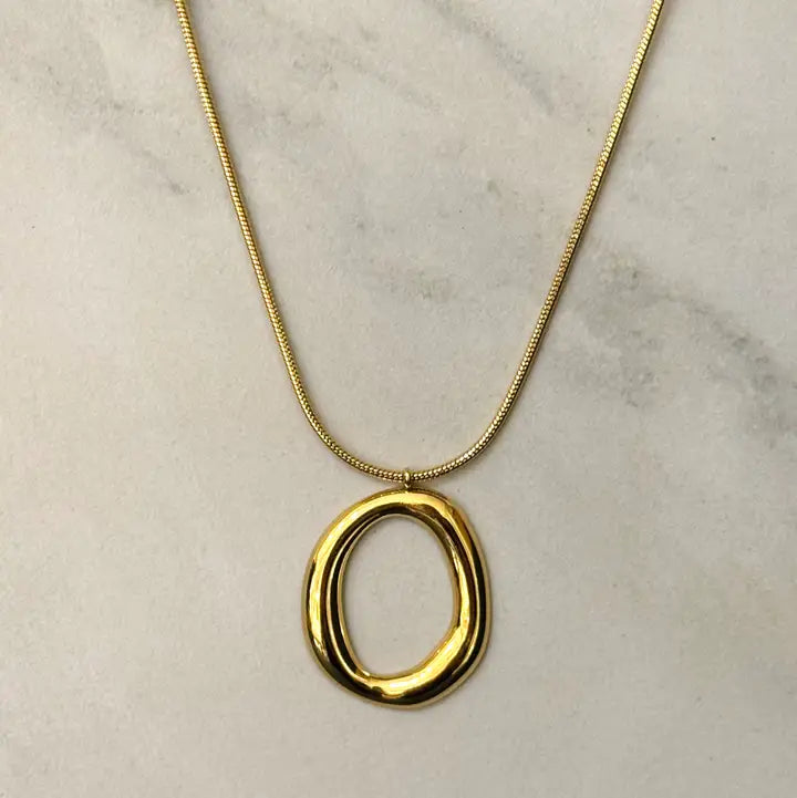 The O necklace