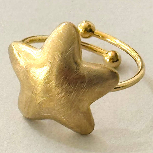 Adjustable star ring