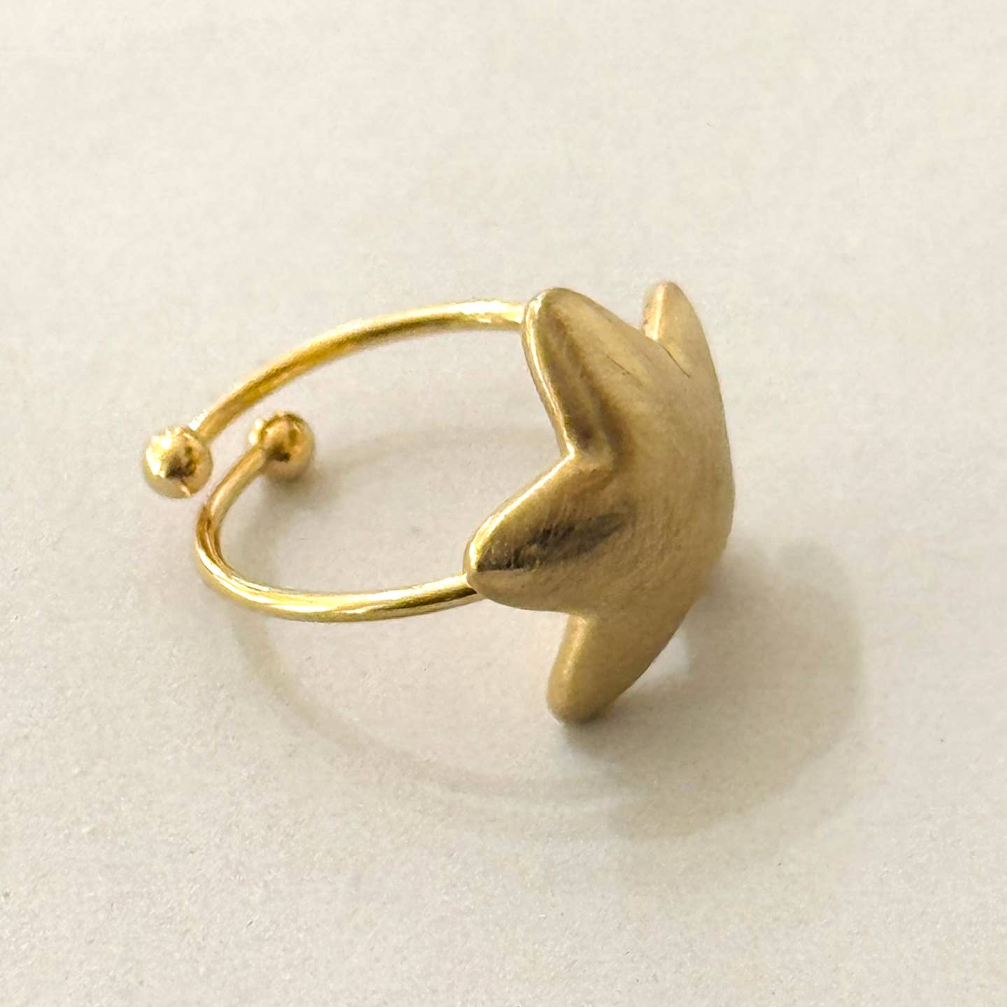 Adjustable star ring