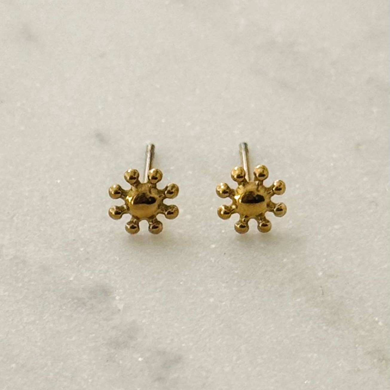 Splash stud earrings