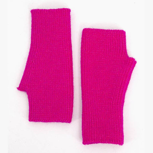 Short plain wristwarmers