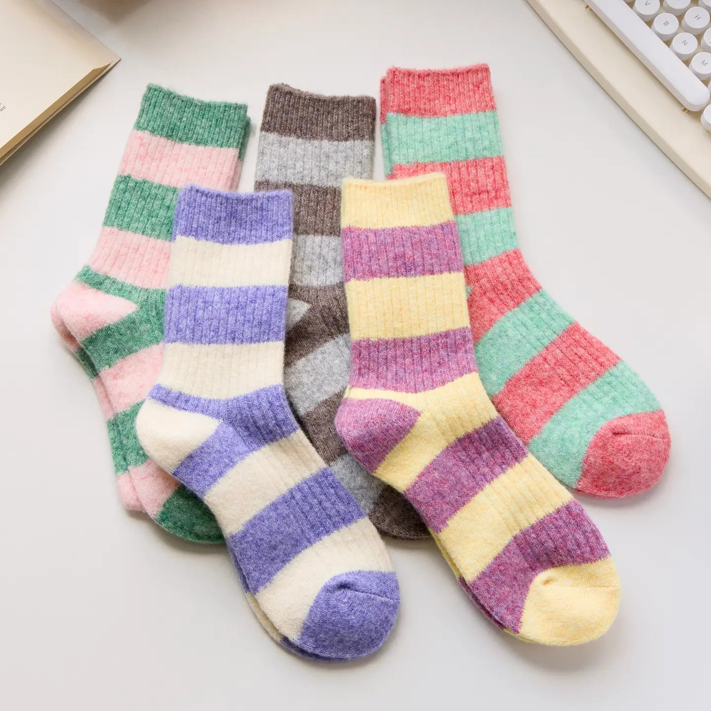 Cashmere and wool stripy socks