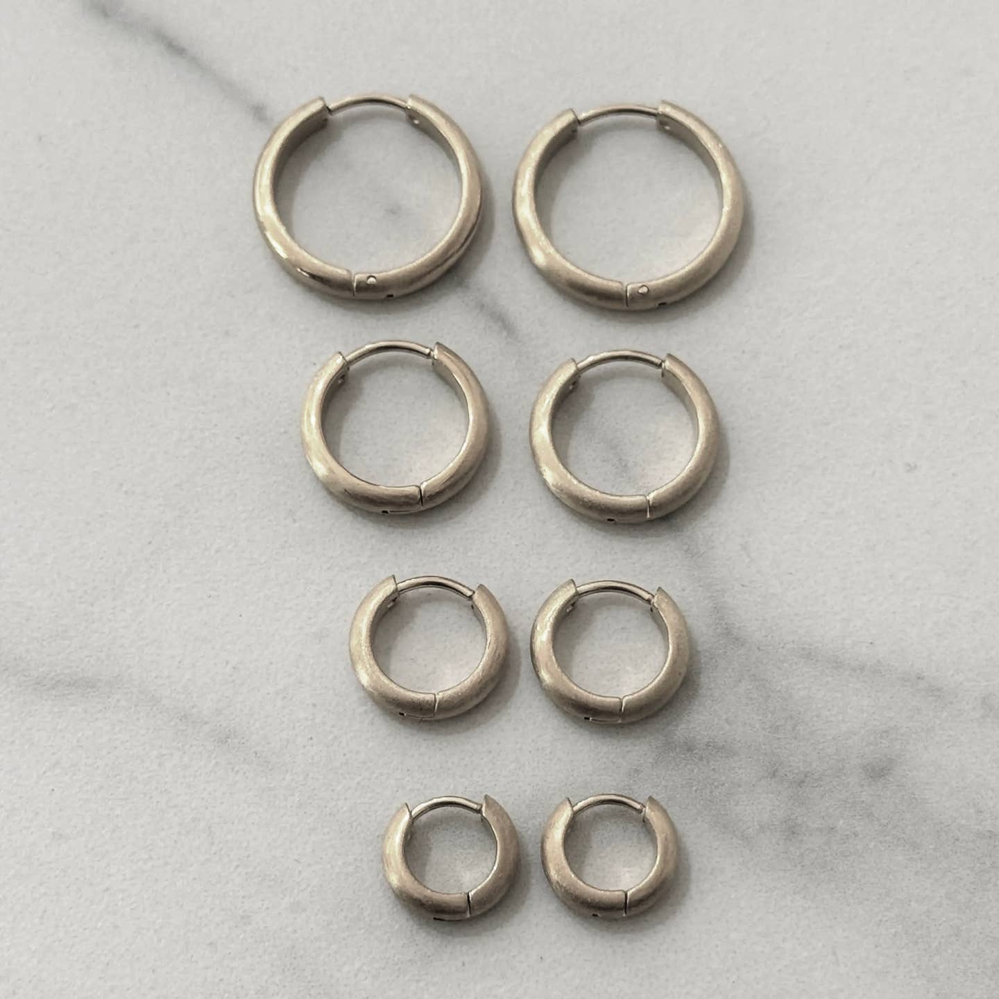 Stainless steel plain hoops