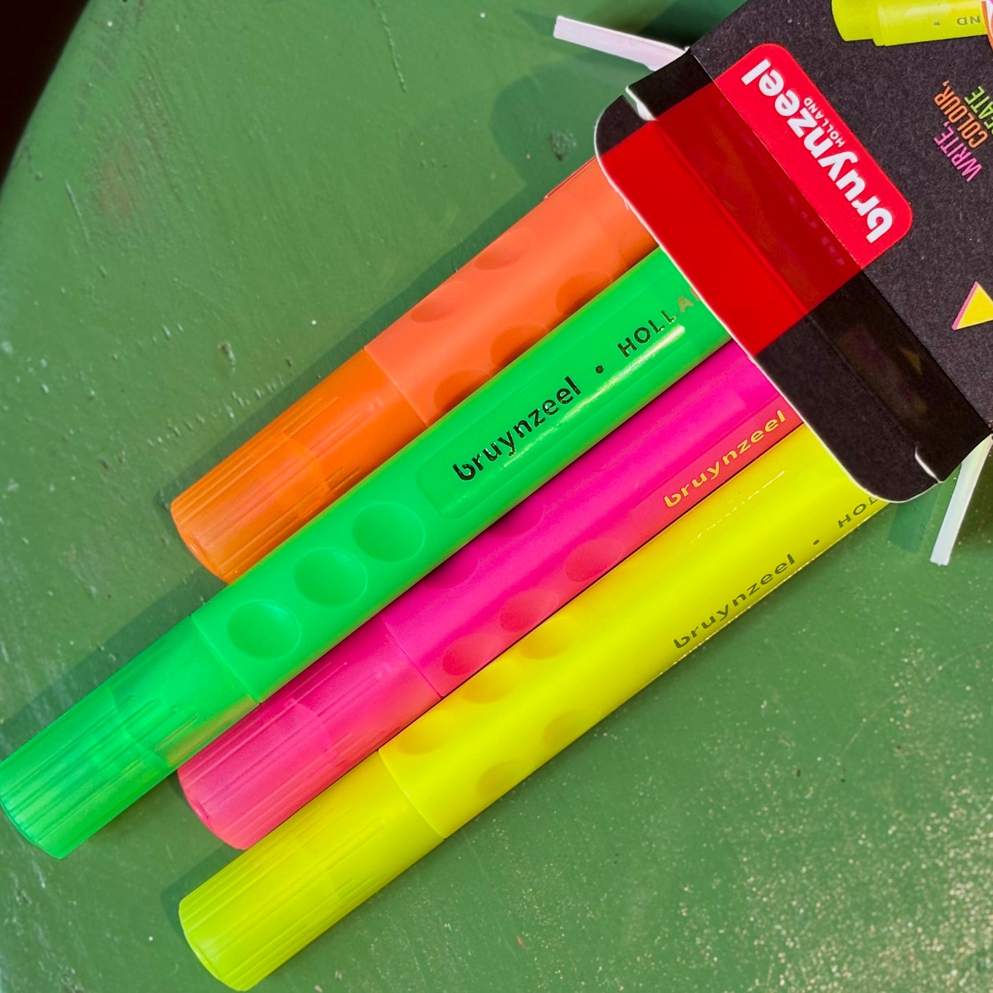 Neon highlighter set