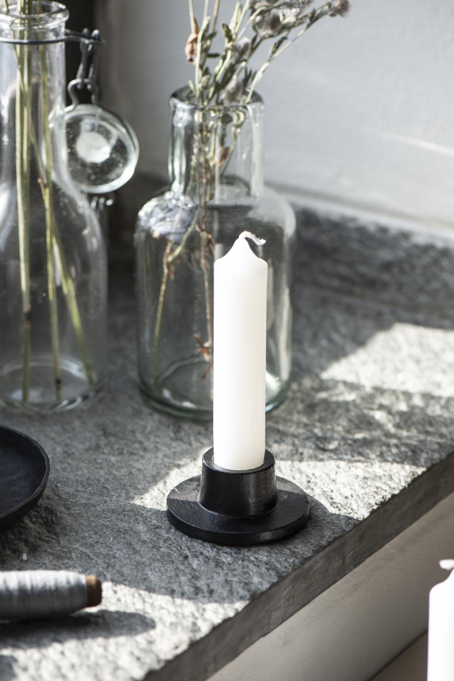 Black metal candleholder