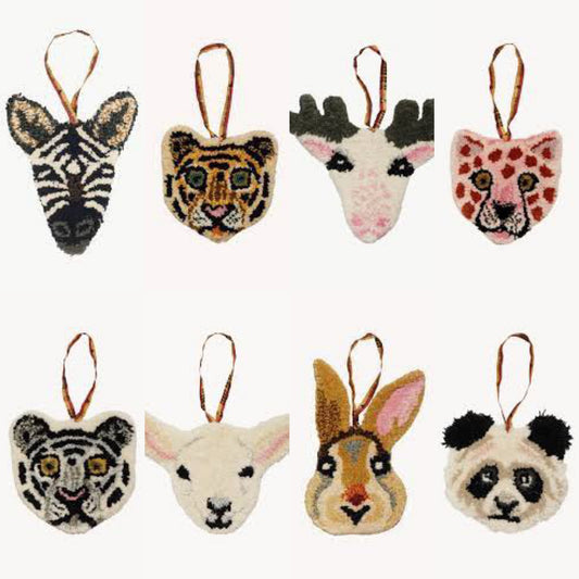 Animal head rug gift hangers